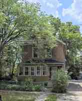 featured image of 595 Park St