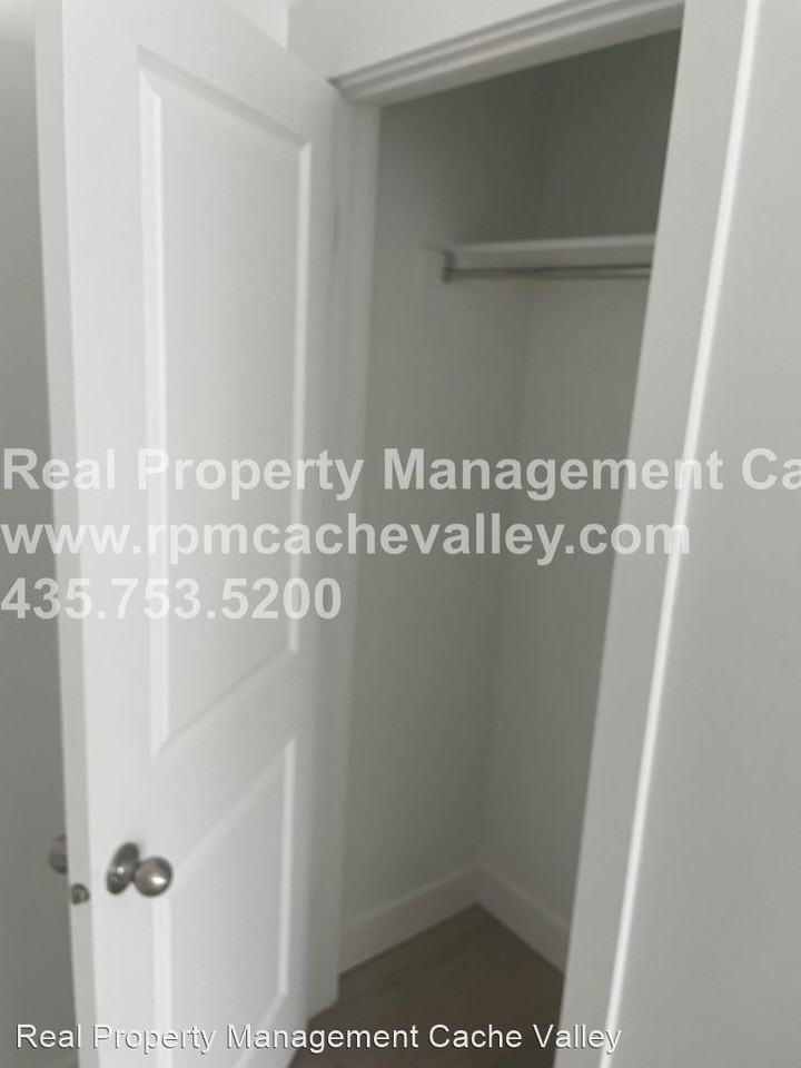 115 E 550 N #C - Photo 2 of 19