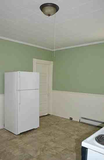 129 S Main - Photo 2 of 12