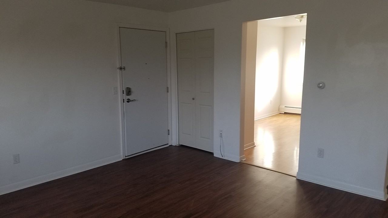 Hickory Manor Apartments 3546 Lyell Rd, Gates, NY 14606 Zumper