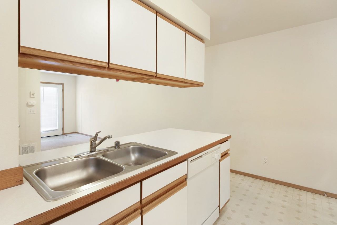 Southside Studio Apartments - Photo 6 of 31