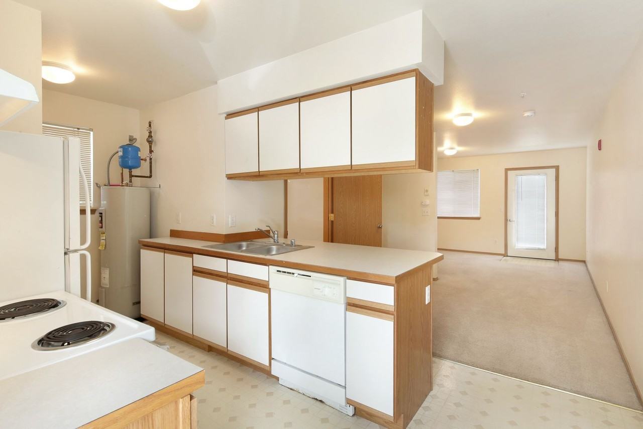 Southside Studio Apartments - Photo 7 of 31