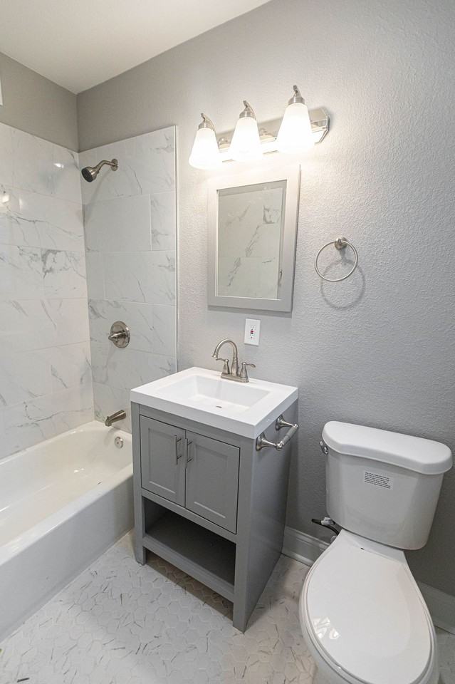 1205 E Armour Blvd - Photo 5 of 9