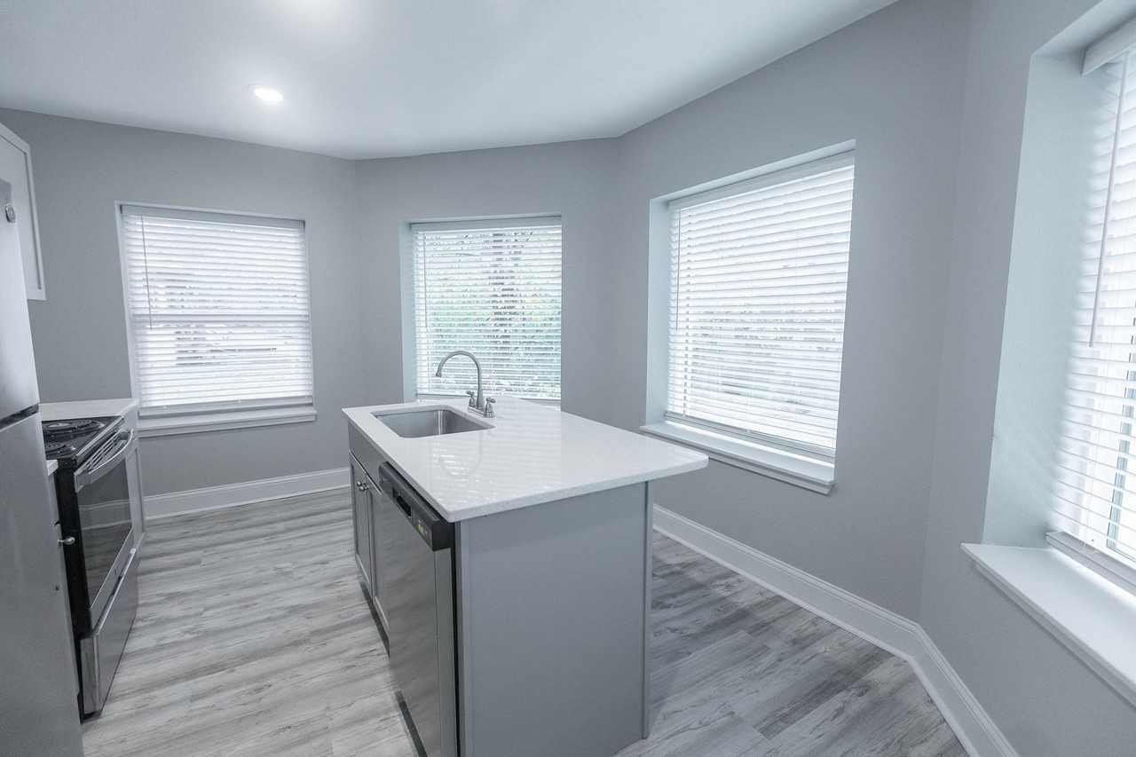 1205 E Armour Blvd - Photo 7 of 9