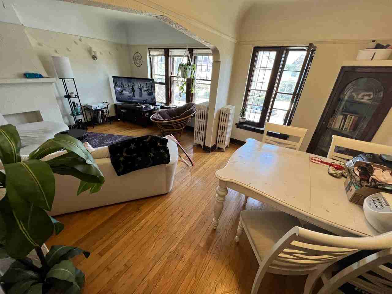 3317 Oakland - Photo 2 of 18