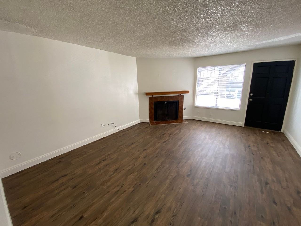 3434 - Photo 2 of 20