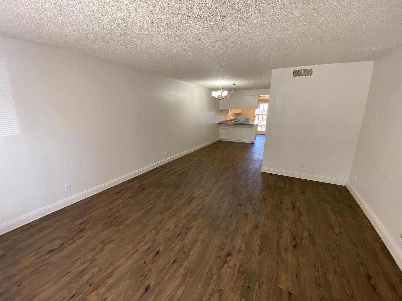 3434 - Photo 3 of 20