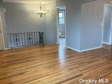 536 Bayview Ave - Photo 3 of 10