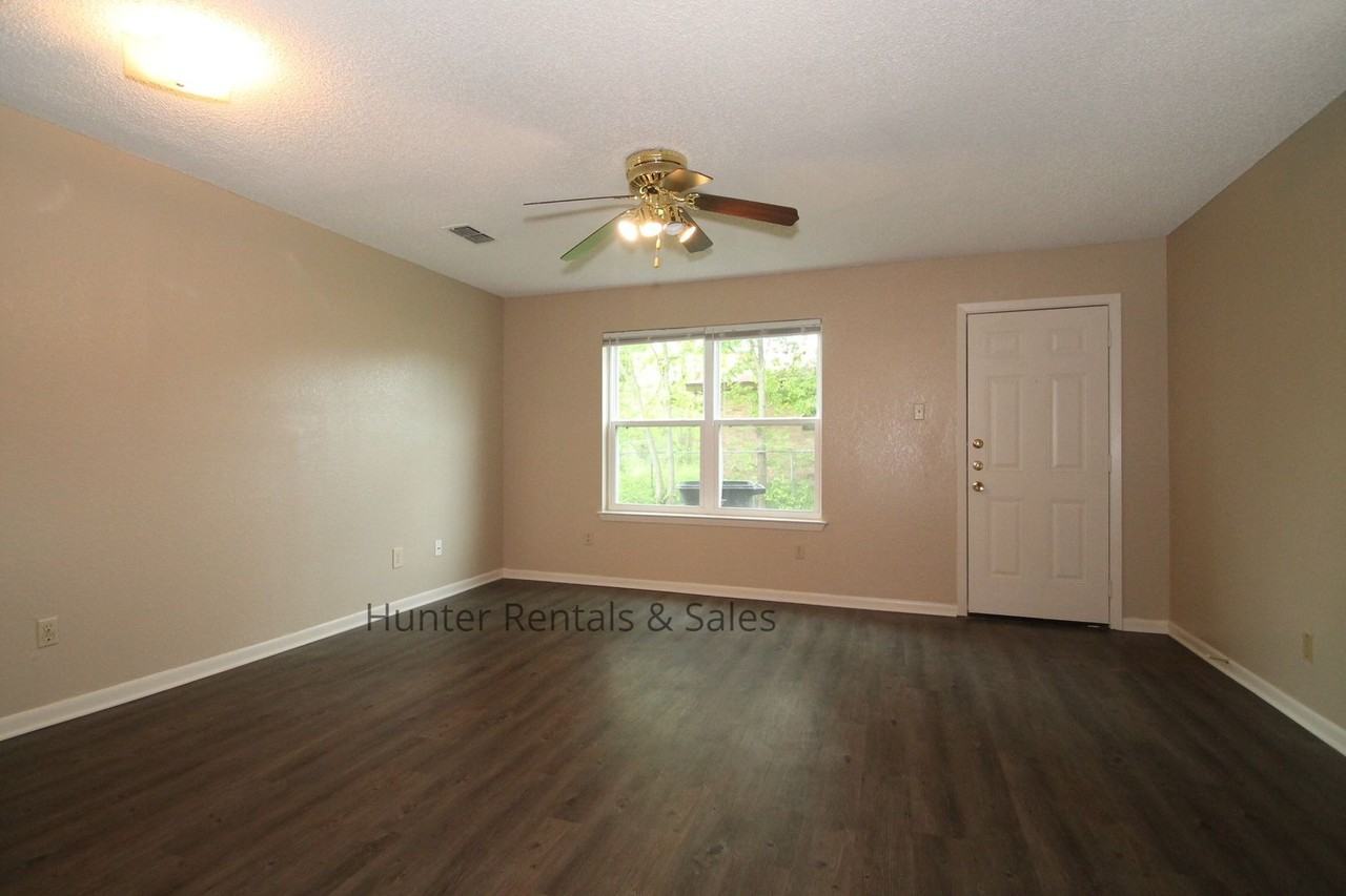 3704 Hereford Ln Apt C - Photo 7 of 17