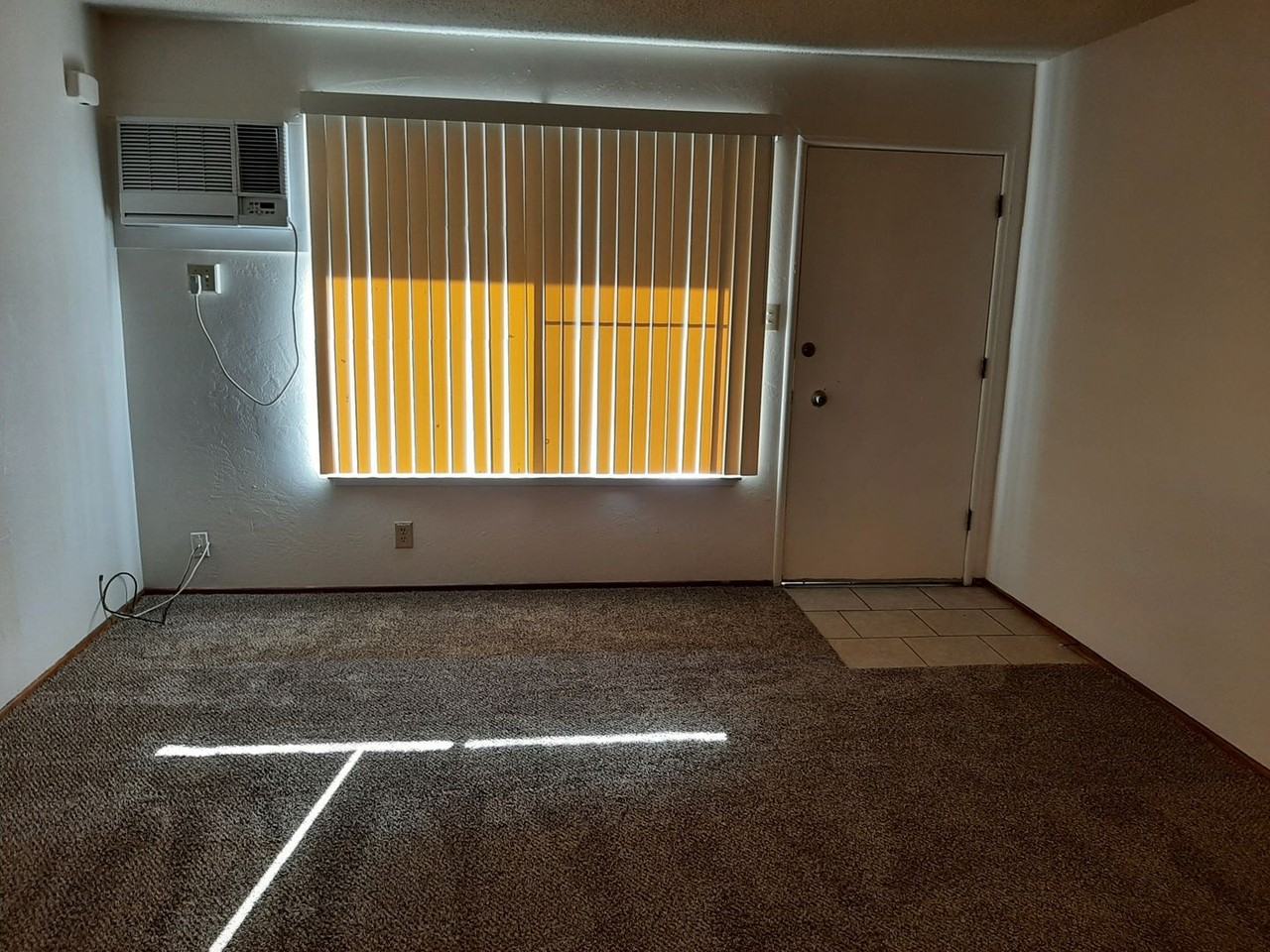 TAHITI APARTMENTS - Photo 3 of 15