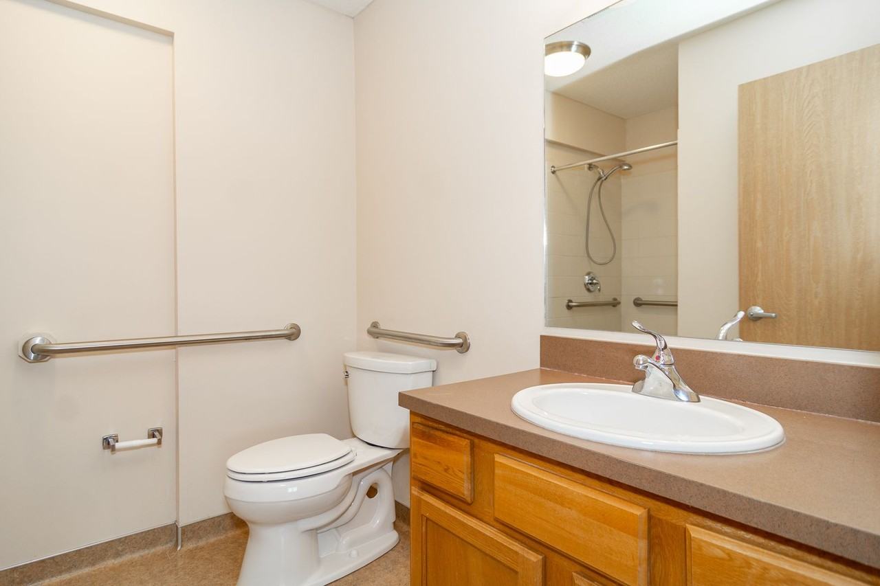 Salem Village Apartments - Photo 6 of 22