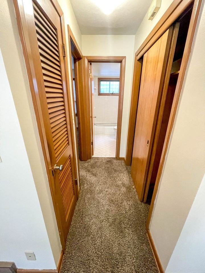 Fountain Villas Apartments - Photo 3 of 8