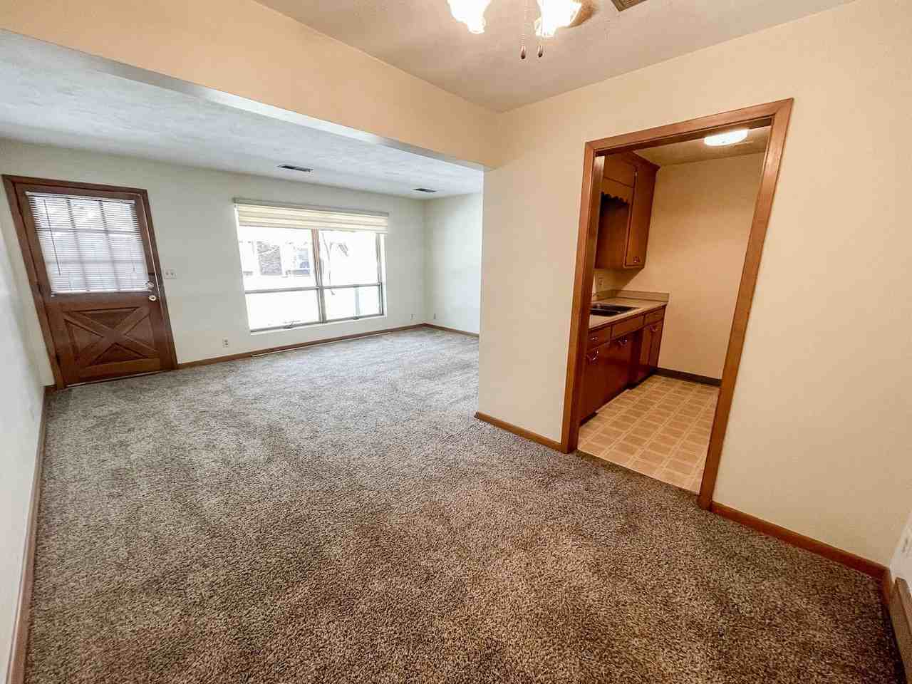 Fountain Villas Apartments - Photo 7 of 8