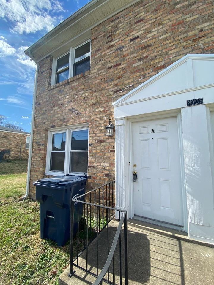 2305 Poplar St - Photo 2 of 14