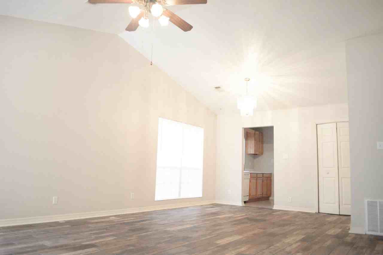 Richland Duplexes - Photo 6 of 11
