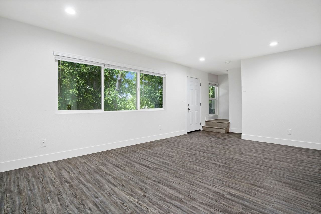 FH - Hilltop Apartments - Photo 5 of 30