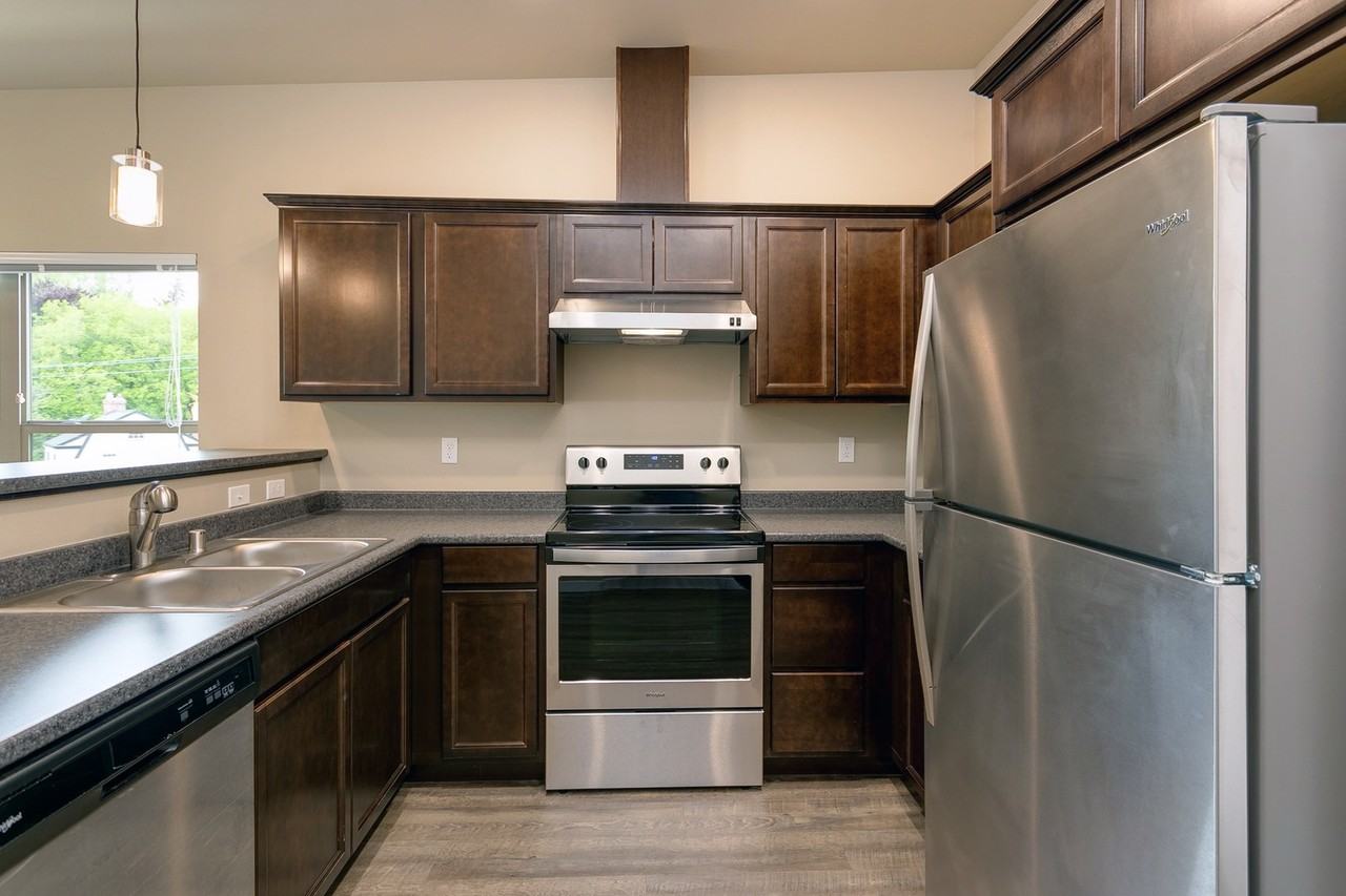 One Month Free, Broadway Station Apartments - Photo 7 of 25