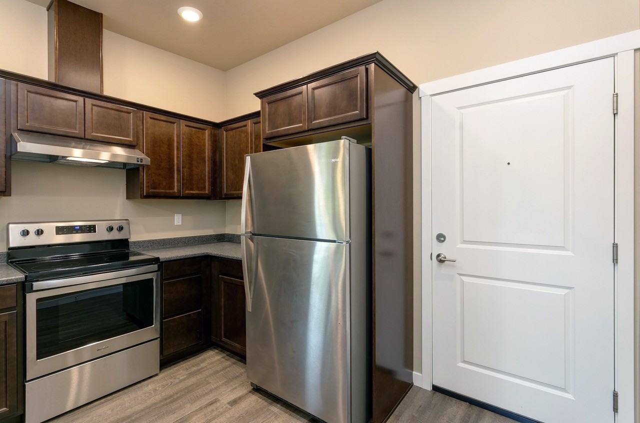One Month Free, Broadway Station Apartments - Photo 5 of 26