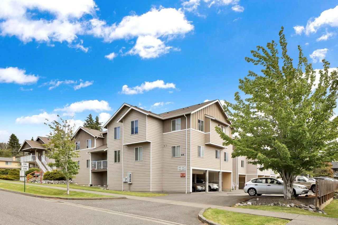 Courtyard Apartments, Studios and 2 Beds, 2 Bath Units Available! - Photo 7 of 50