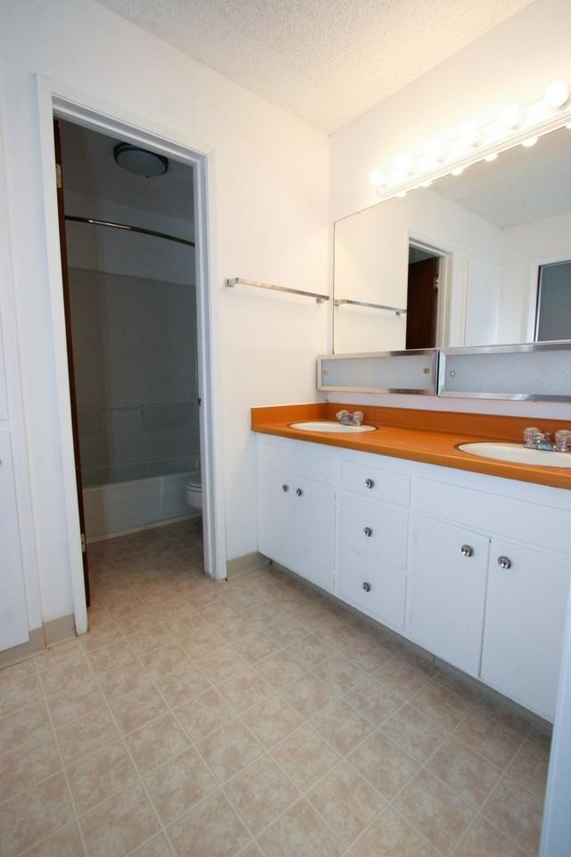 Viking Apartments LLC - Photo 3 of 31