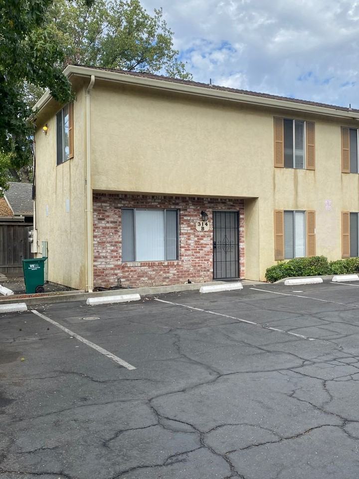 314 W Lockeford St Apartments in Lodi, CA 95240 Zumper
