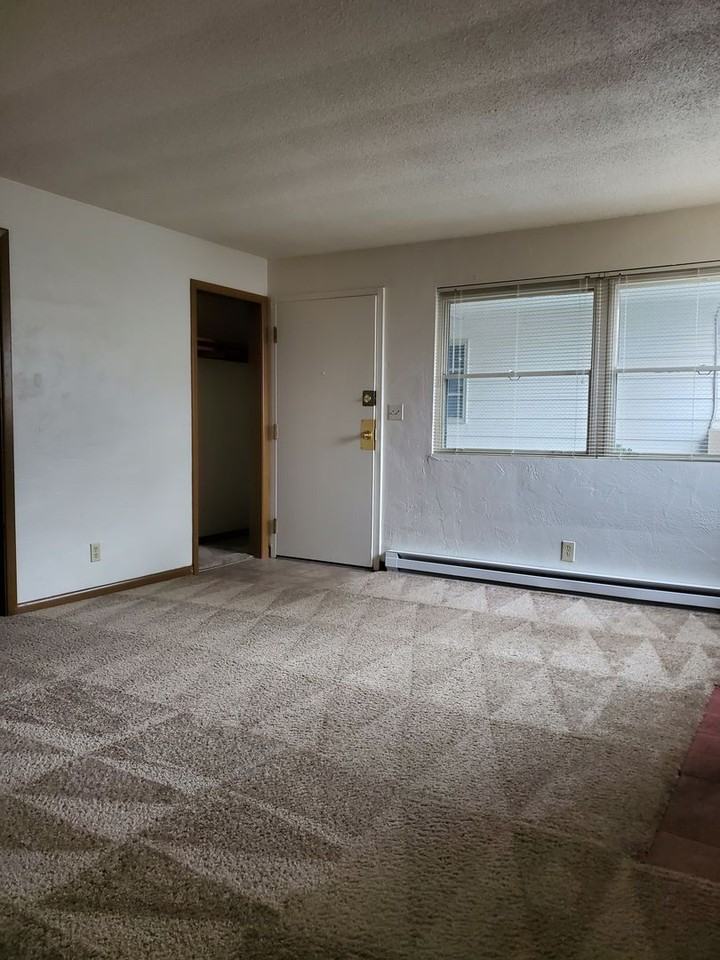 1259 Chemeketa Street Northeast - Photo 2 of 19