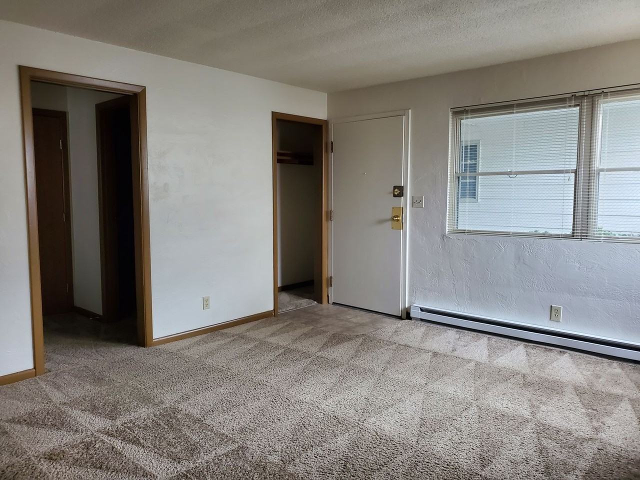 1259 Chemeketa Street Northeast - Photo 3 of 19