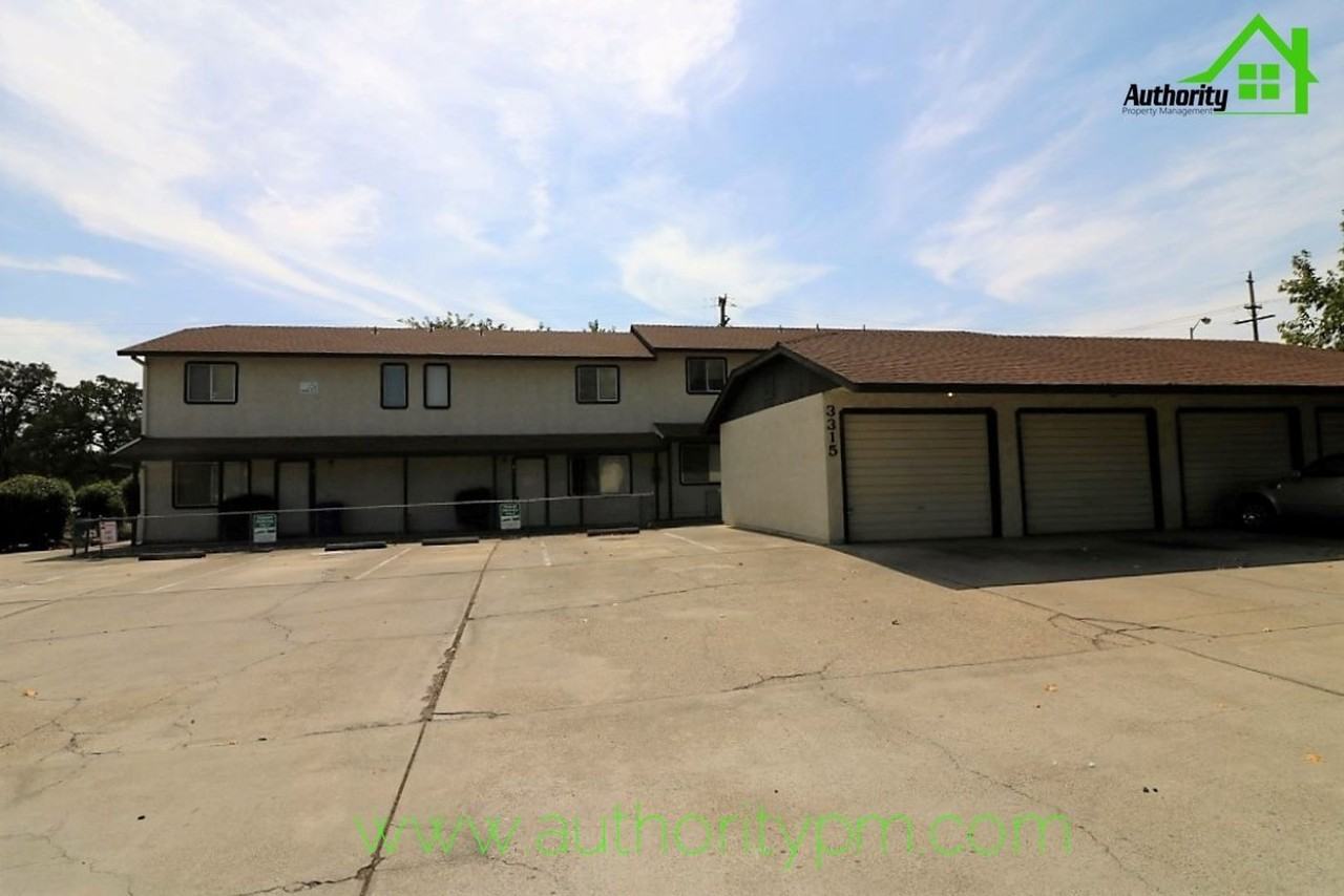 3315 Magnums Way - Photo 2 of 24