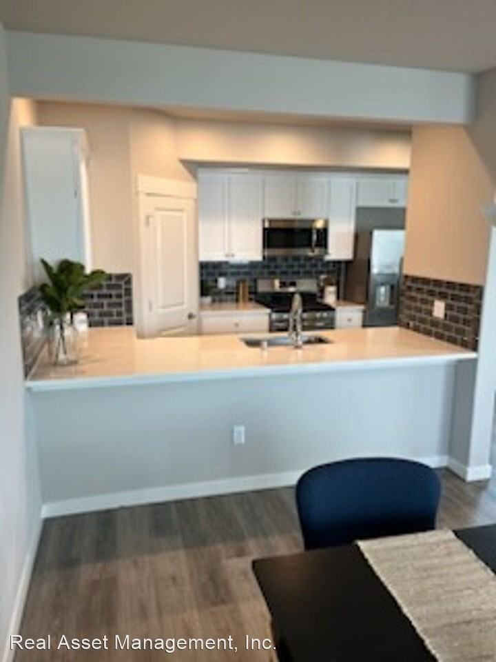 1029 N Auburn Pl - Photo 2 of 11