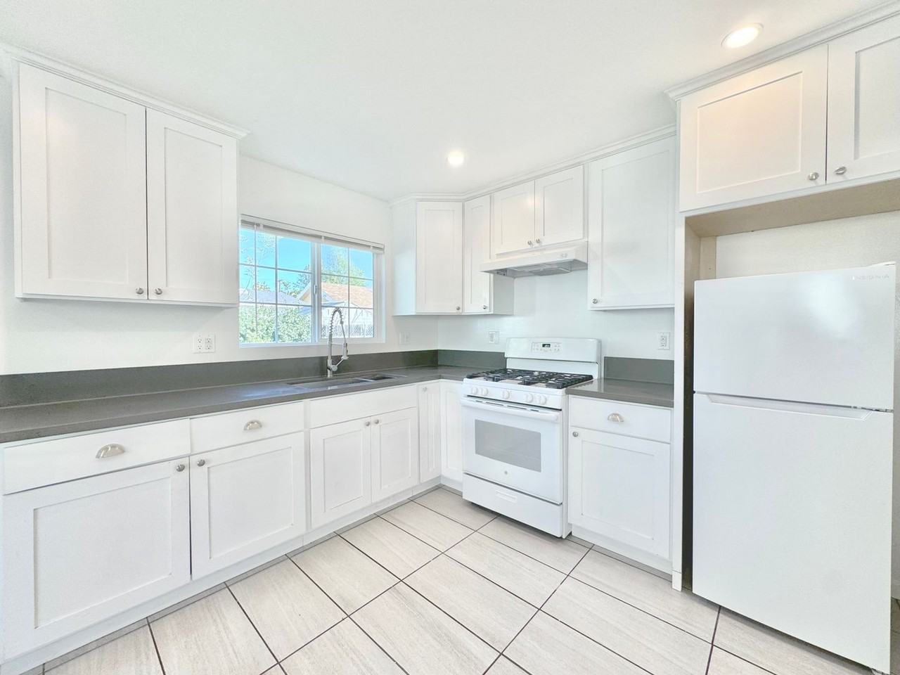 7342-7344 Loma Verde Avenue - Photo 3 of 17
