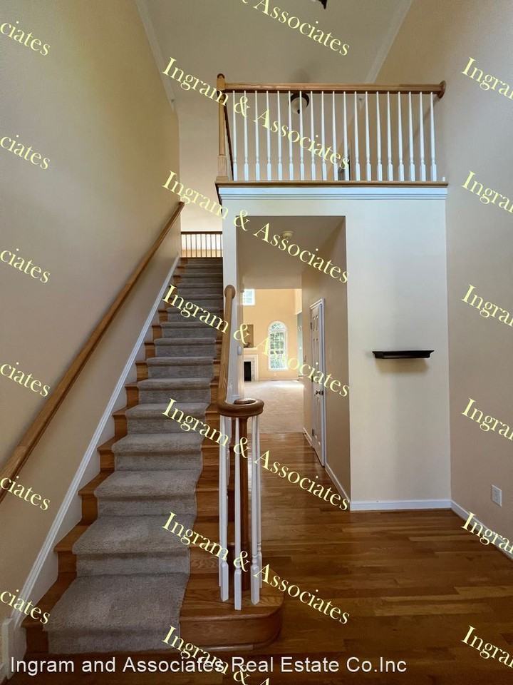 11837 Club Ridge Dr - Photo 2 of 34