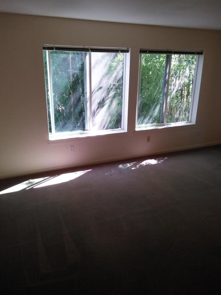 539 Nw 21st St - Photo 3 of 16