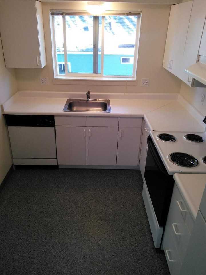 539 Nw 21st St - Photo 7 of 16