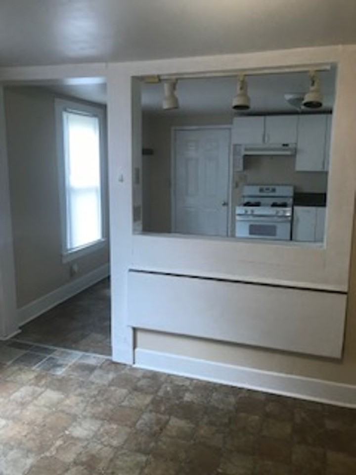 404 Pearl Street - Photo 3 of 9