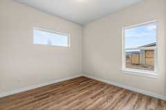 899 NE Discovery Loop - Photo 1 of 1