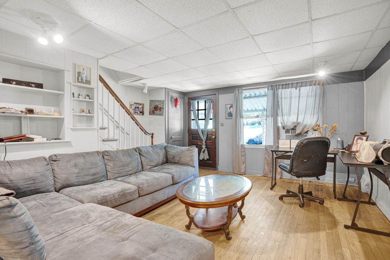 2424 Berryhill Street - Photo 3 of 14