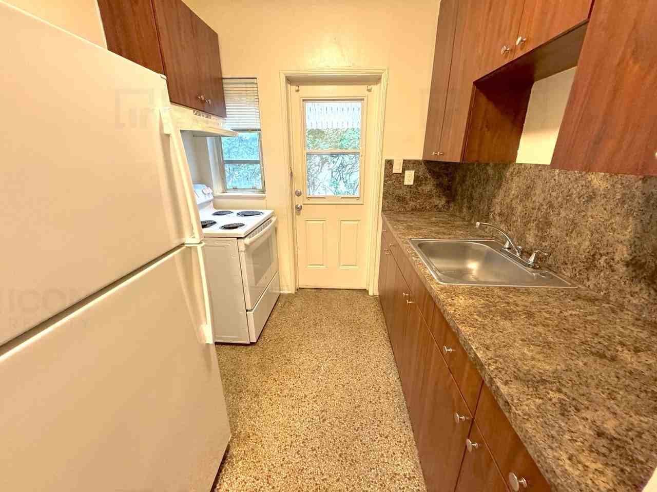 501 Se 12th Ct #WEST - Photo 2 of 7