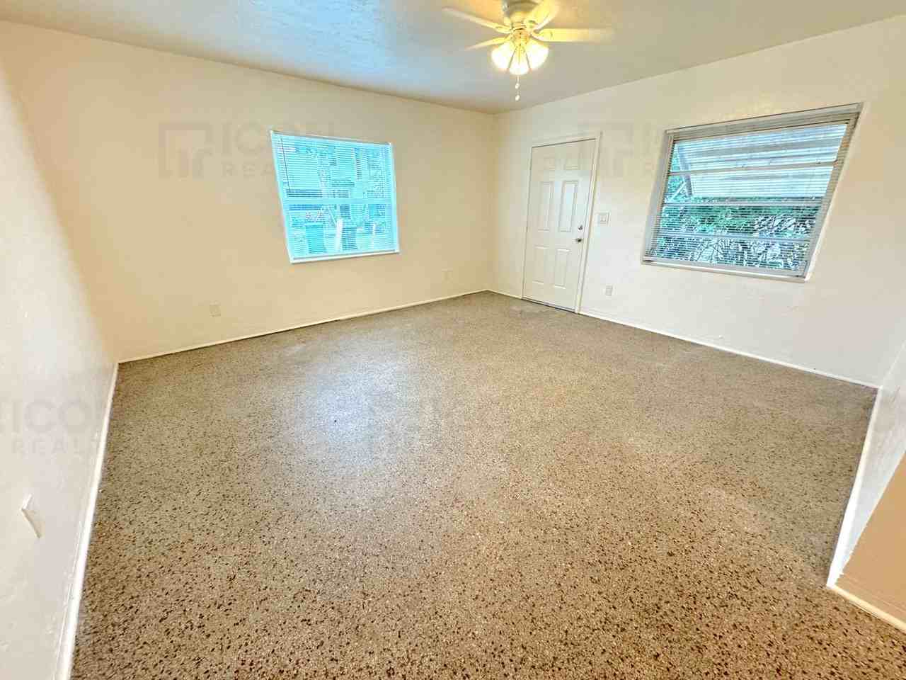 501 Se 12th Ct #WEST - Photo 4 of 7