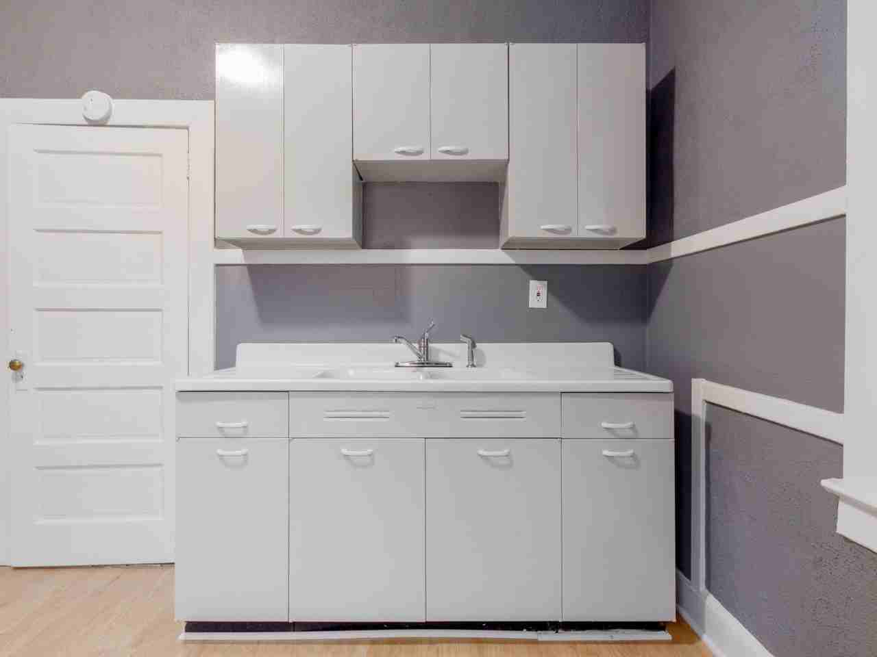 5814 Prosser Ave - Photo 5 of 17