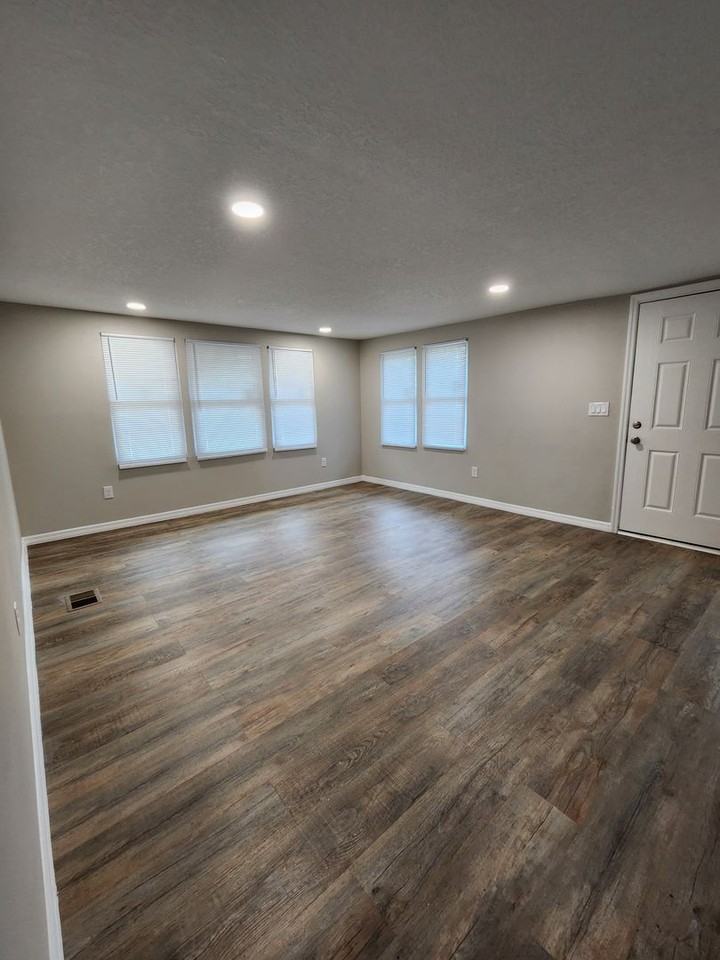 IPM-1207 Kingston Avenue - Photo 5 of 24