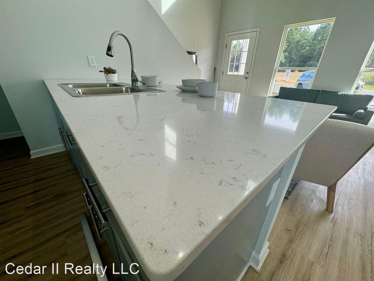 Carriage Landing - Photo 3 of 10