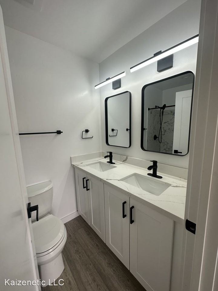 3936-3938-3944 Renick Way - Photo 3 of 6