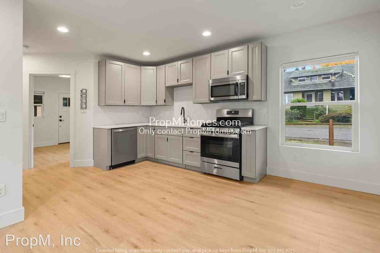 4704 Ne 95th Ave - Photo 2 of 25