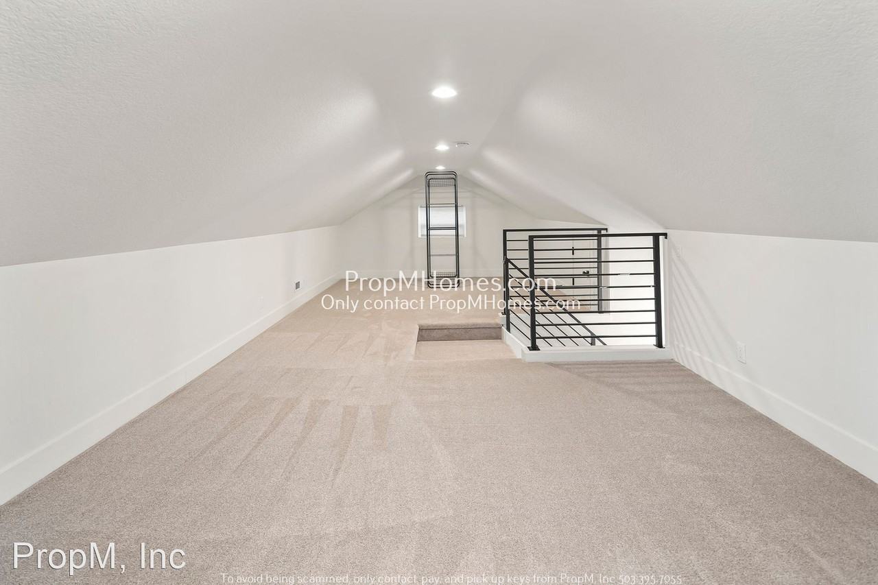 4704 Ne 95th Ave - Photo 3 of 25