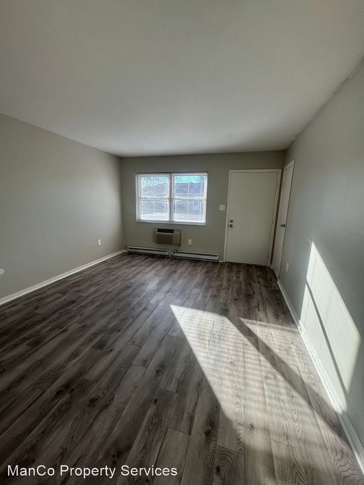 59 Gloria Ave. - Photo 3 of 10