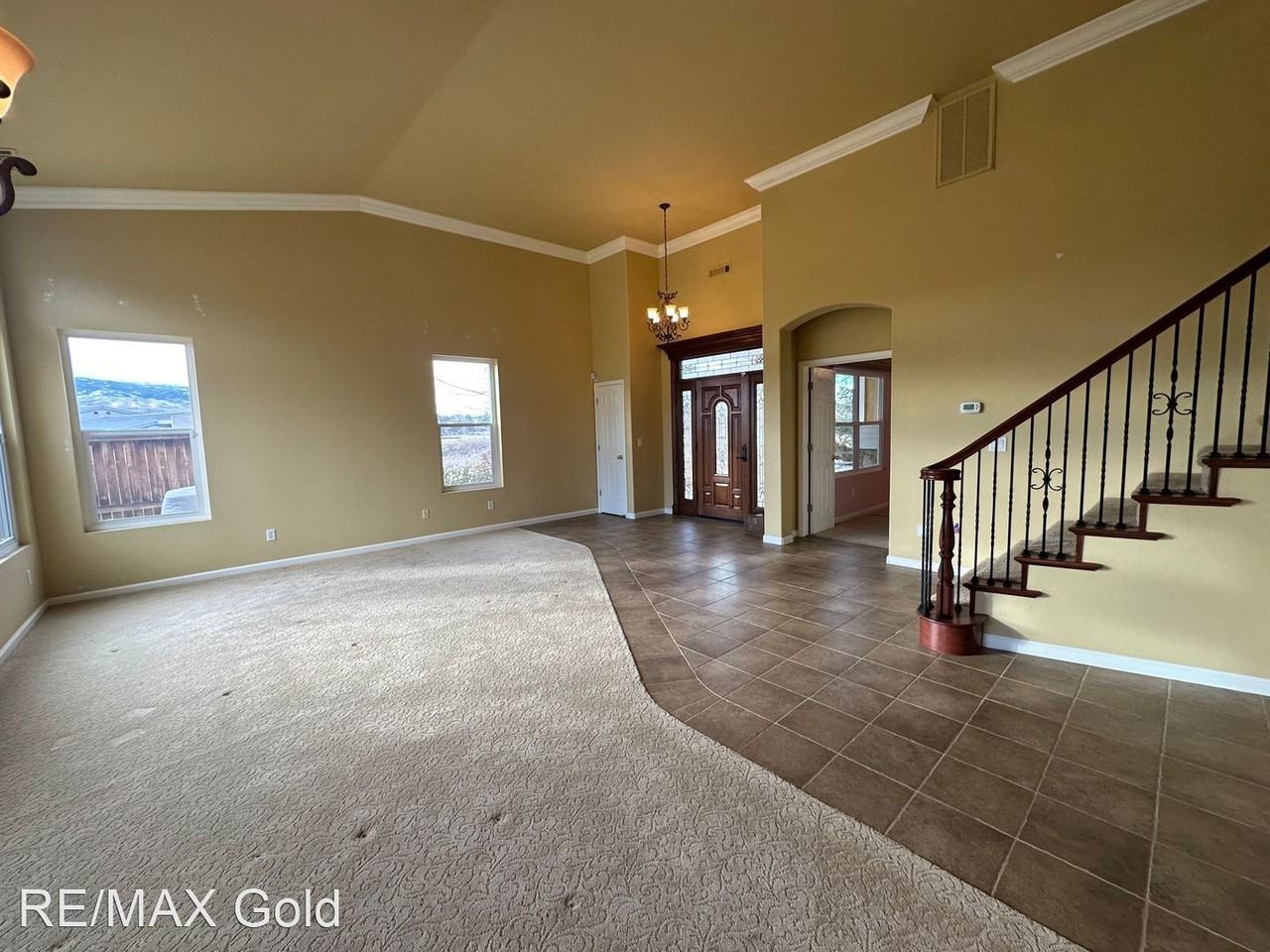 1530 Wyatt Ct - Photo 3 of 10