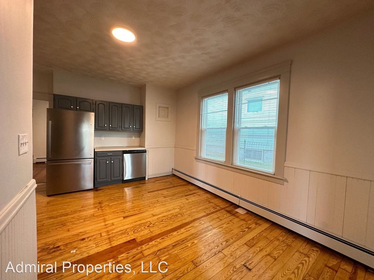 638 Admiral Street - Photo 3 of 9
