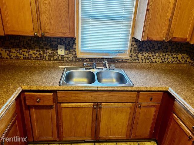 2621 Davison Rd - Photo 2 of 7