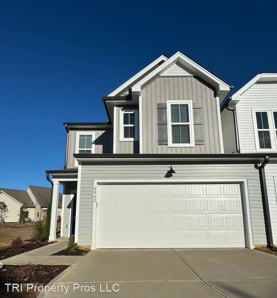 4042 Beckton Trl - Photo 2 of 37