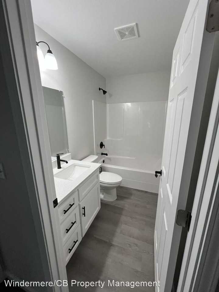 619 3rd Ave Ne - Photo 2 of 11